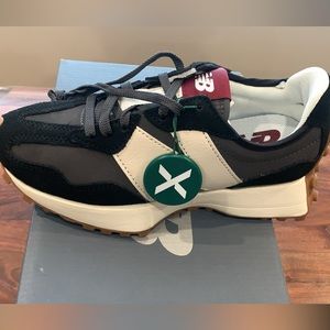 New balance 327 NIB size 5 women’s black, grey and cream stockx verified